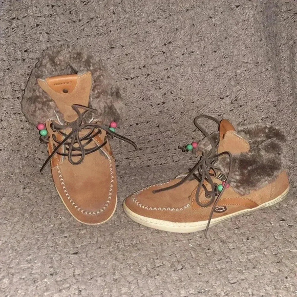 DOLFIE-LOUIS-High Top Moccasins-Caramel Suede-Shearling Lined-Sz 39-Excellent - Picture 1 of 8